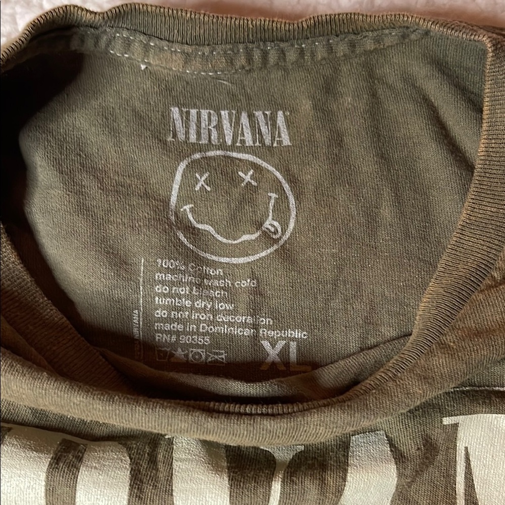NIRVANA Green Short Sleeve Tee Classic Band Logo - Picture 3 of 5
